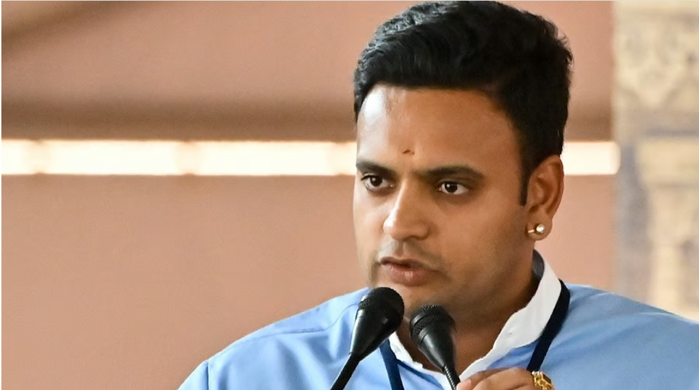 Yaduveer visits district hospital